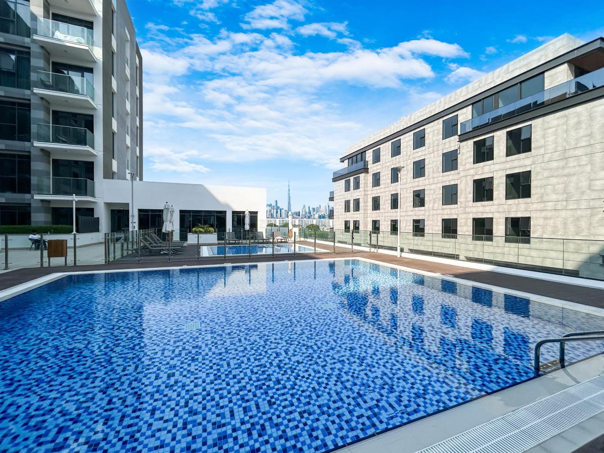Bright & Modern With Burj Khalifa Views