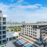 Bright & Modern Home With Burj Khalifa Views
