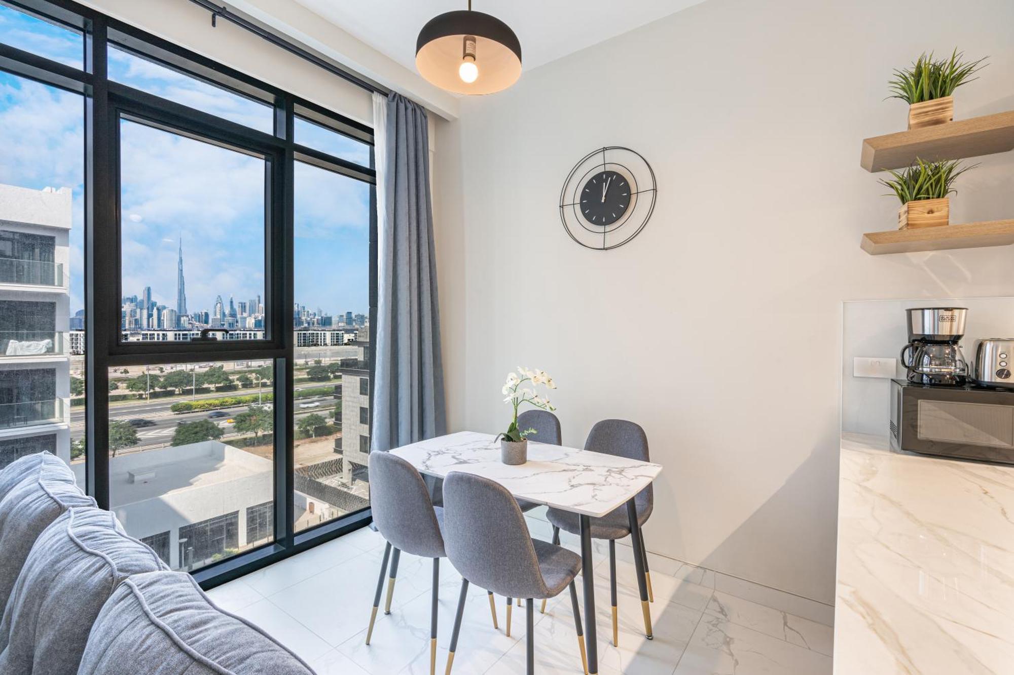 Bright & Modern With Burj Khalifa Views Dubai
