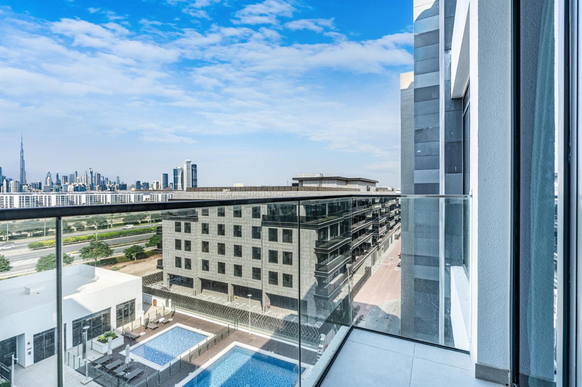 Bright & Modern With Burj Khalifa Views *