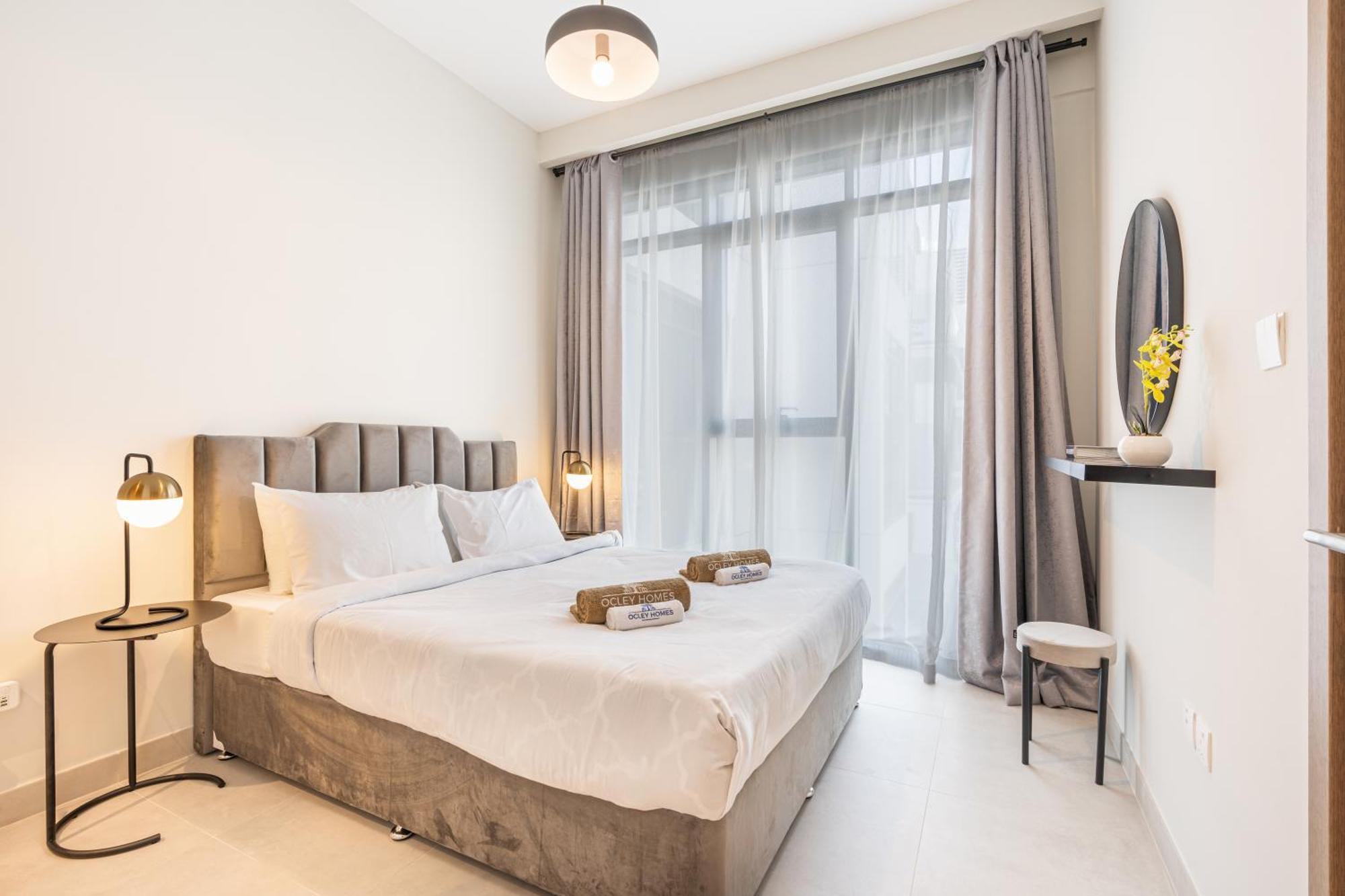 Apartment Bright & Modern With Burj Khalifa Views *