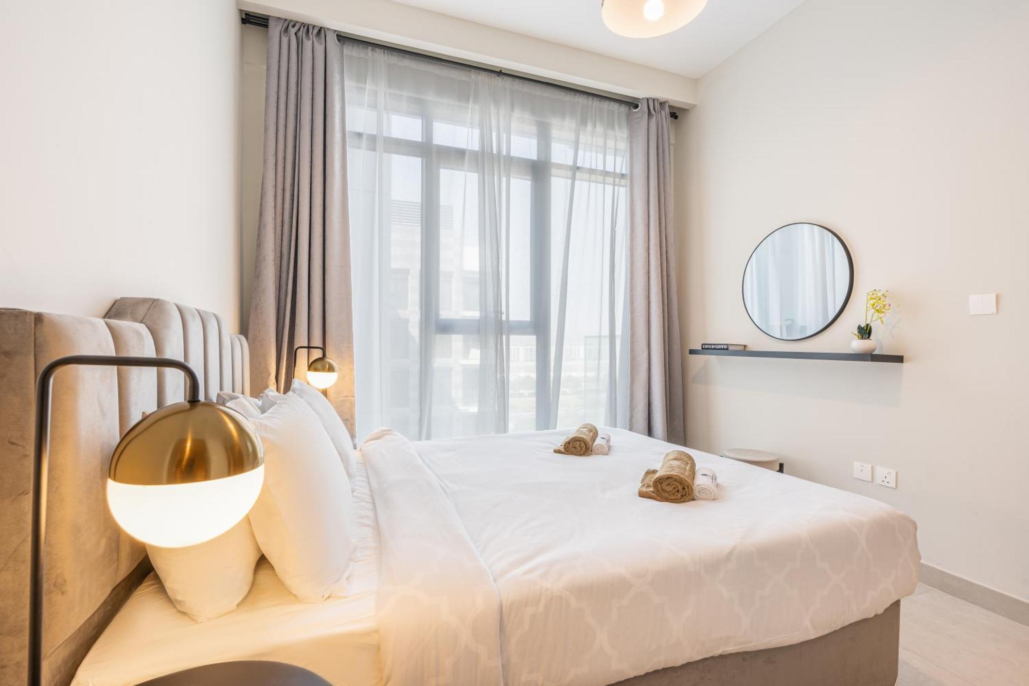 Bright & Modern With Burj Khalifa Views * Dubai