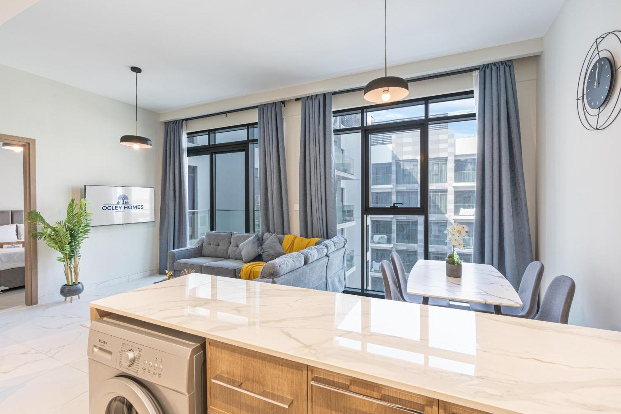 Bright & Modern With Burj Khalifa Views Apartment Dubai